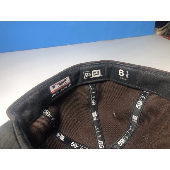 San Diego Padres fitted New Era MLB cap Size 6-7/8 -EUC - Picture 4 of 6